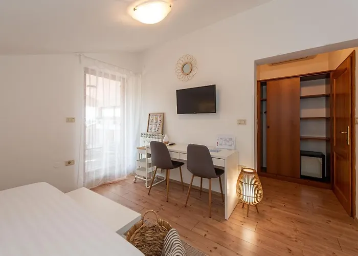 בית הארחה Dali רוביני