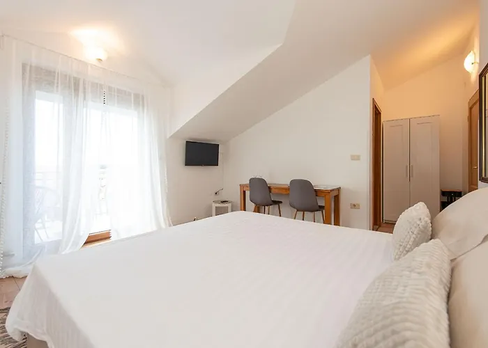 Gostinjska kuća Dali 3*